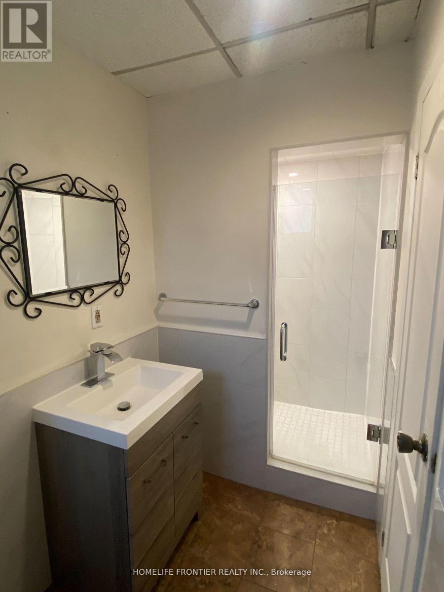 556 Parliament Street Property Photo 15