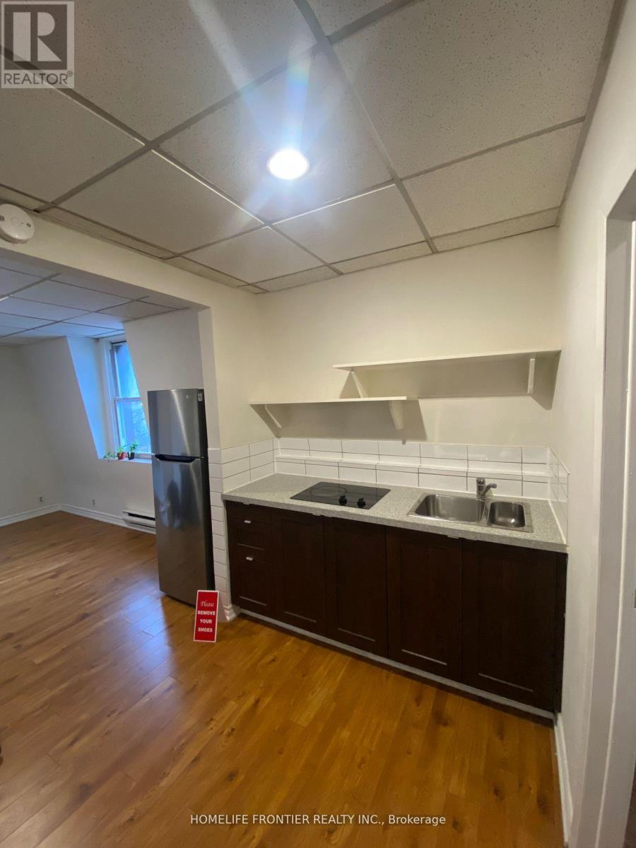 556 Parliament Street Property Photo 19
