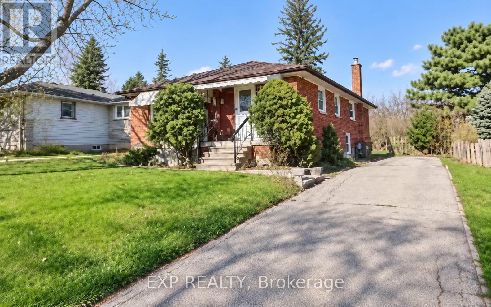 54 Shaunavon Heights Crescent Property Photo 2