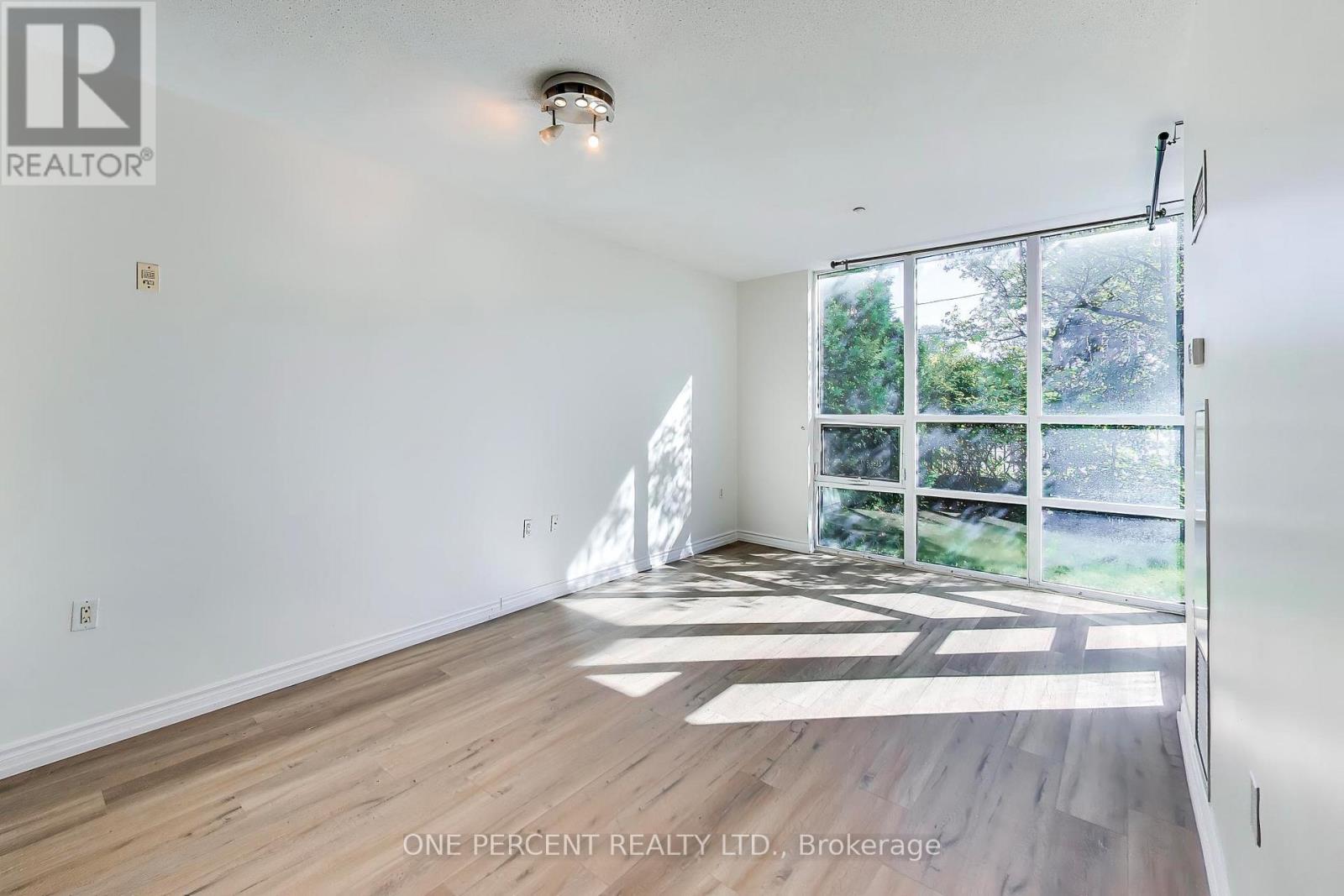 109 - 3840 Bathurst Street Property Photo 1