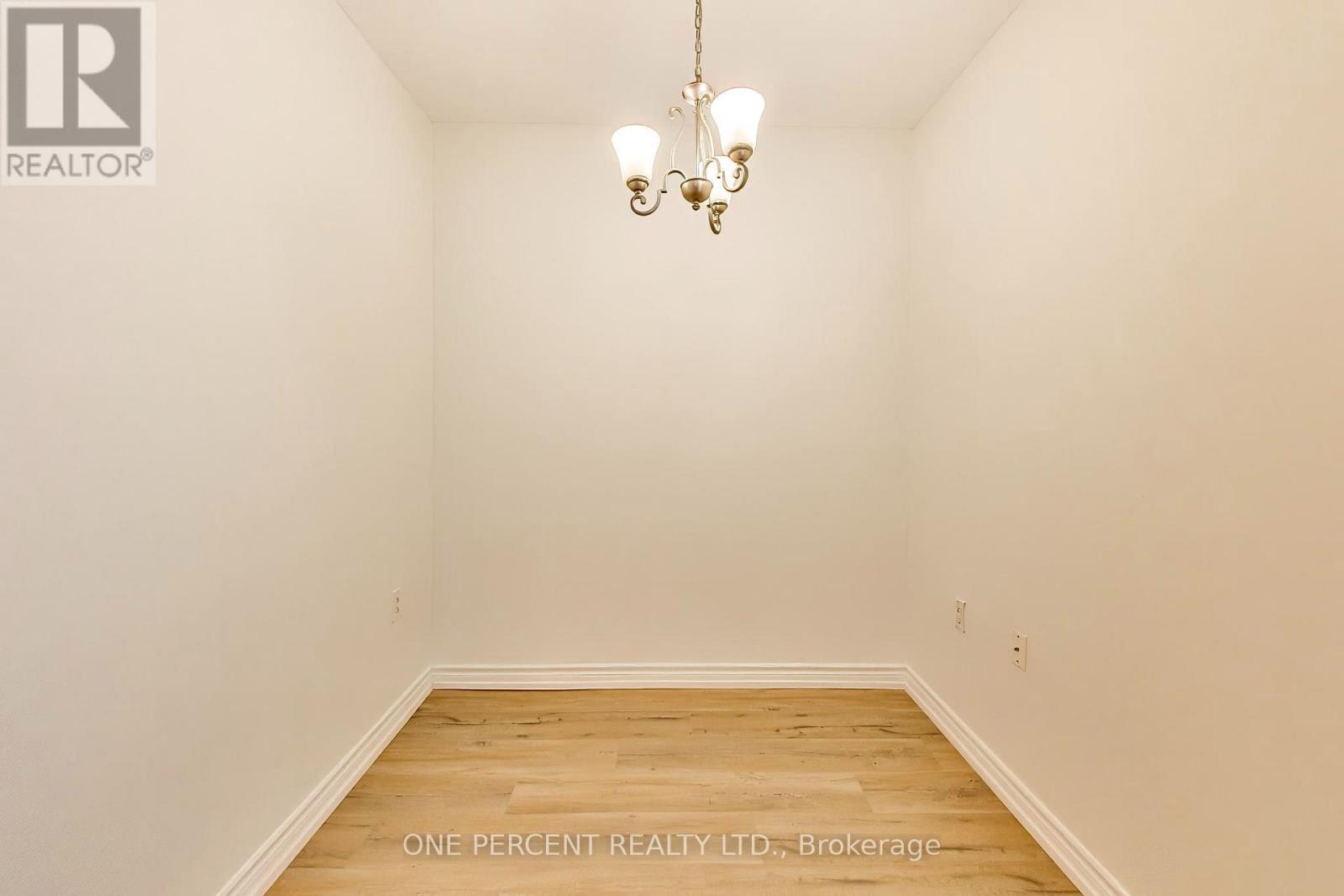 109 - 3840 Bathurst Street Property Photo 4
