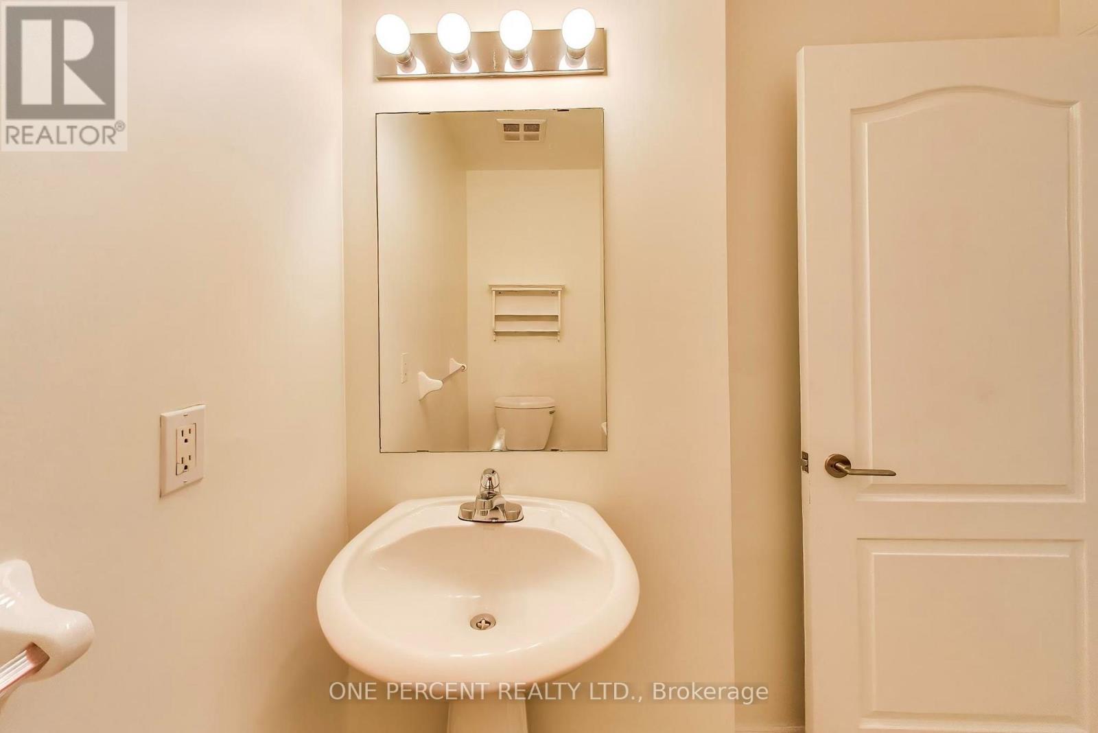 109 - 3840 Bathurst Street Property Photo 10