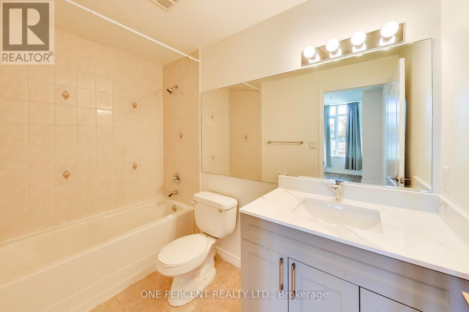 109 - 3840 Bathurst Street Property Photo 14