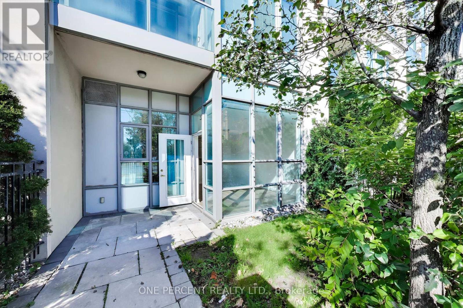 109 - 3840 Bathurst Street Property Photo 16