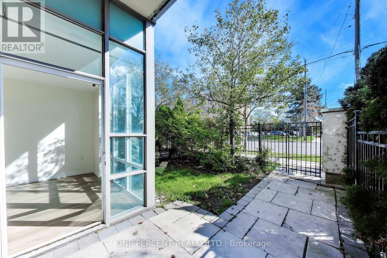 109 - 3840 Bathurst Street Property Photo 17