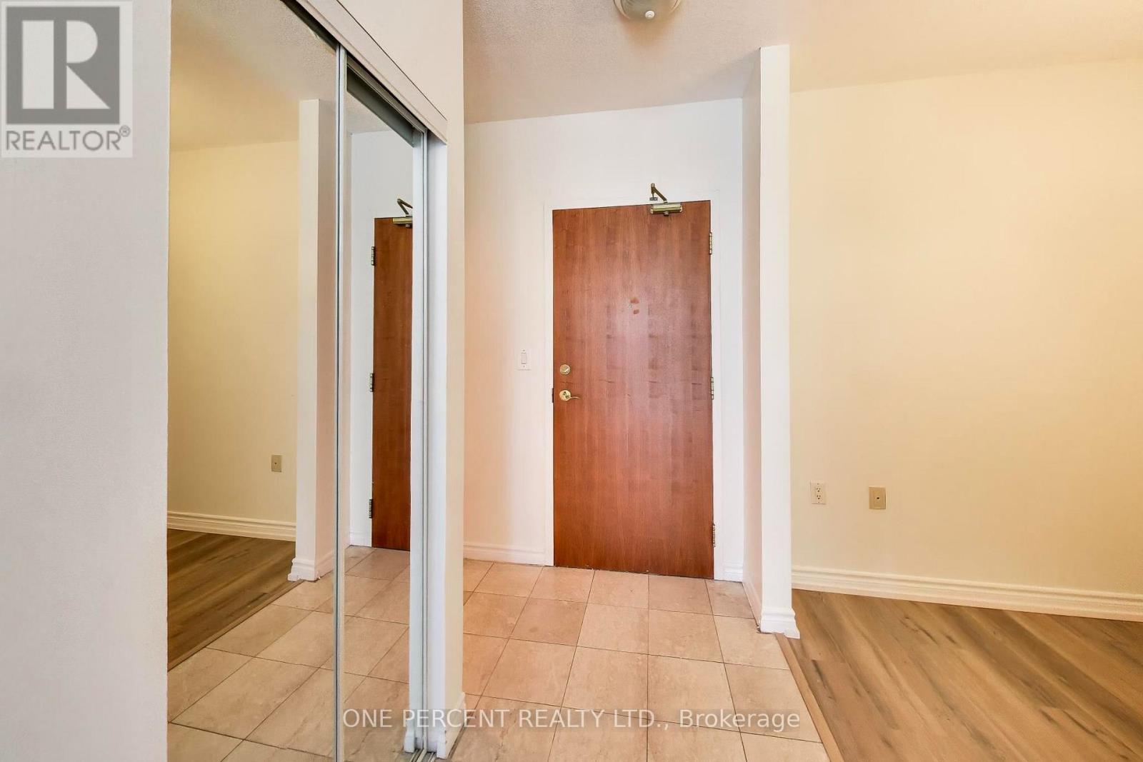 109 - 3840 Bathurst Street Property Photo 20