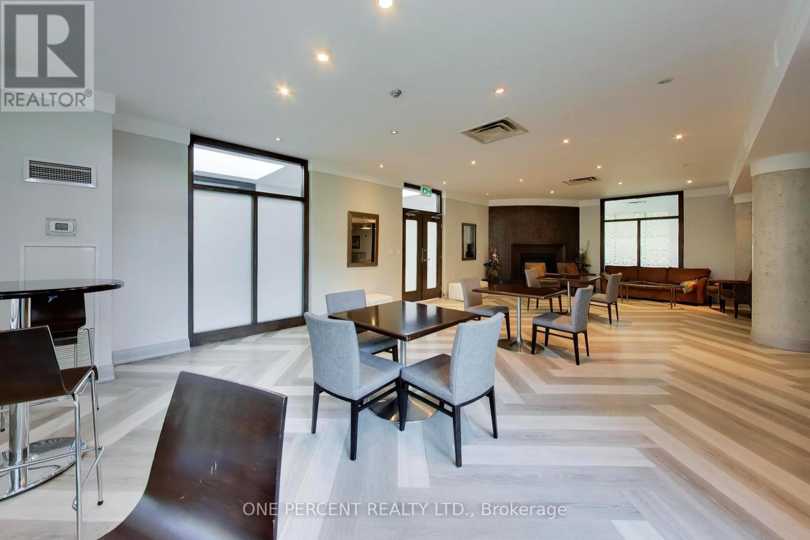 109 - 3840 Bathurst Street Property Photo 27