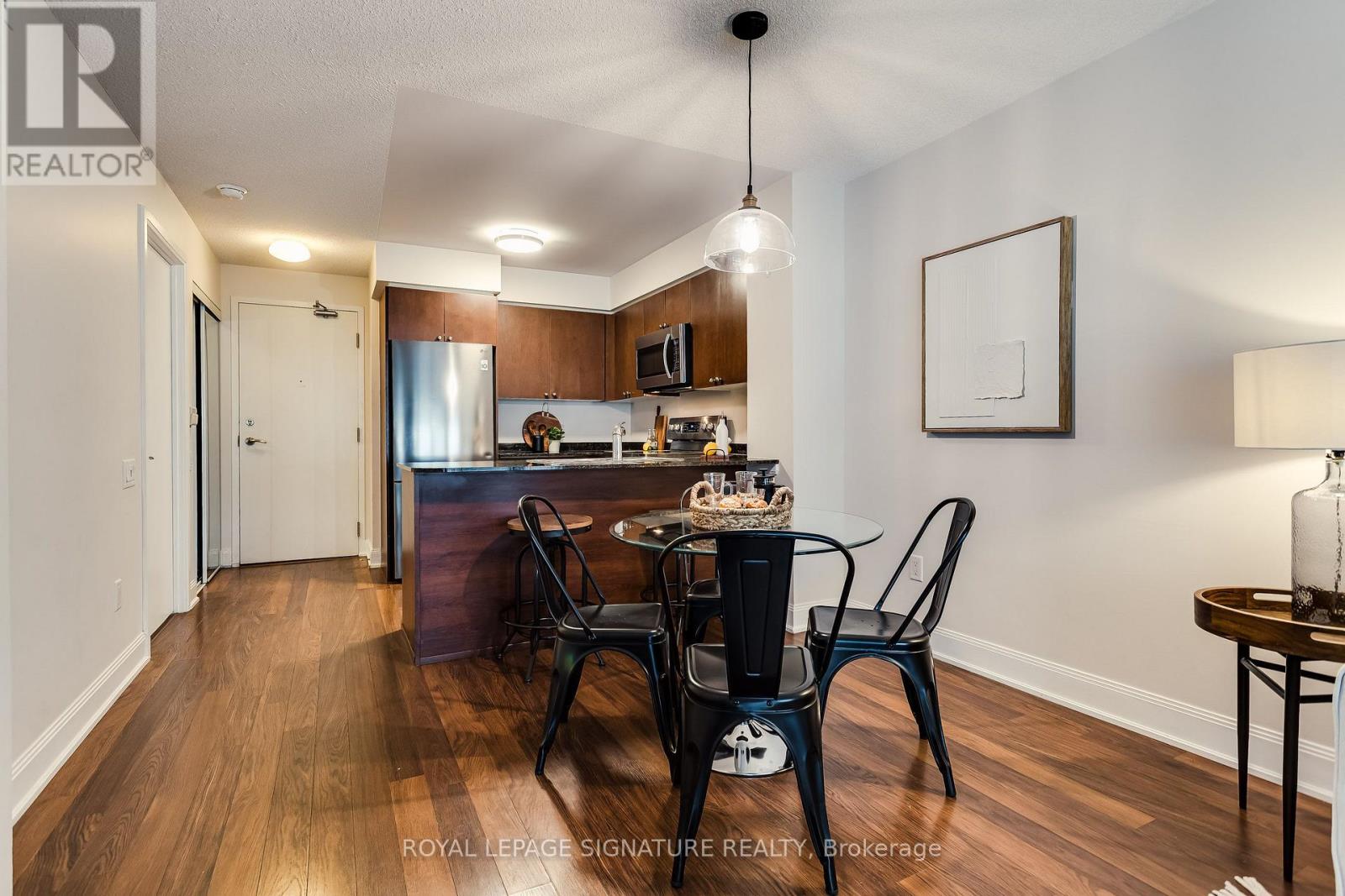 910 - 2191 Yonge Street Property Photo 9