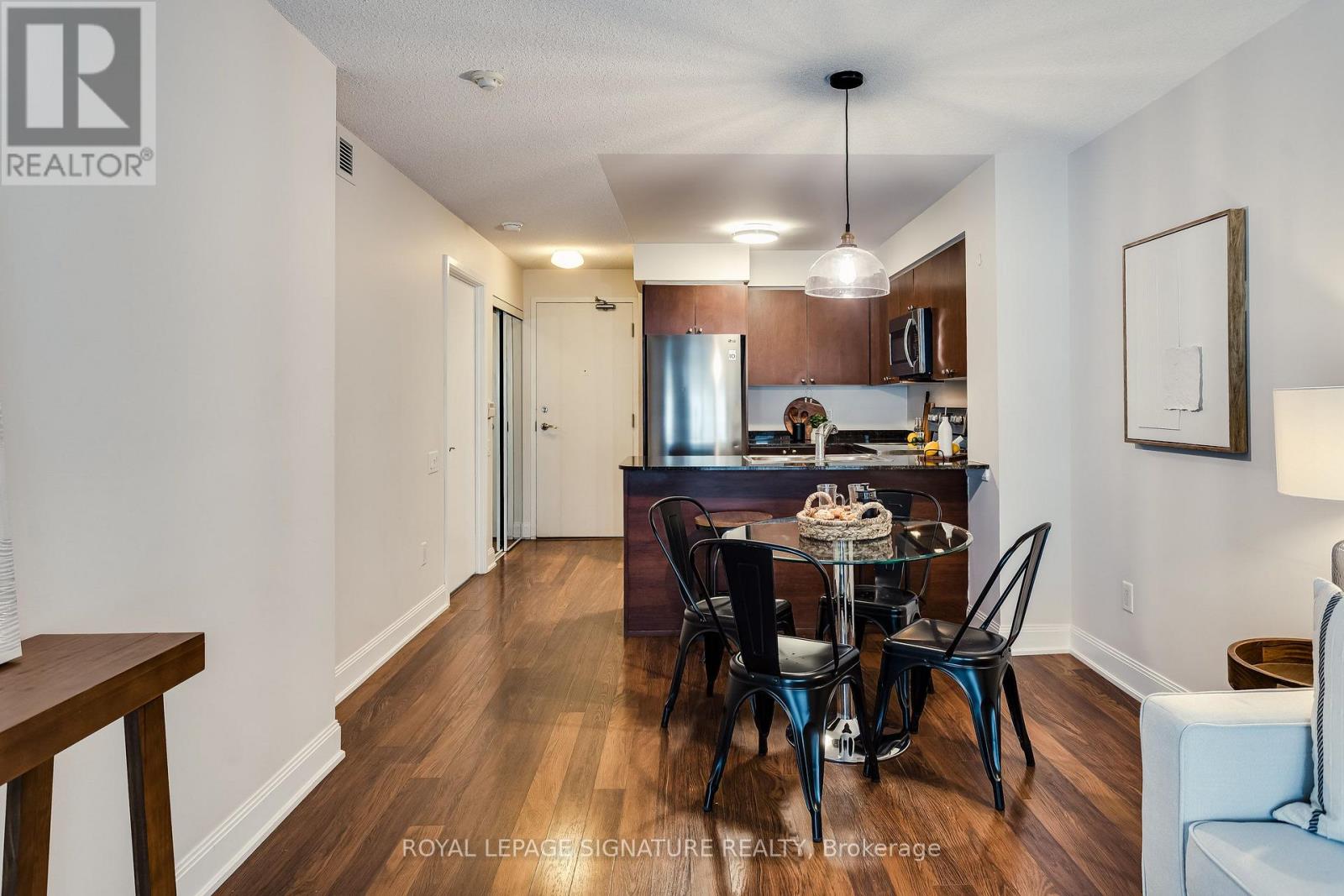 910 - 2191 Yonge Street Property Photo 10