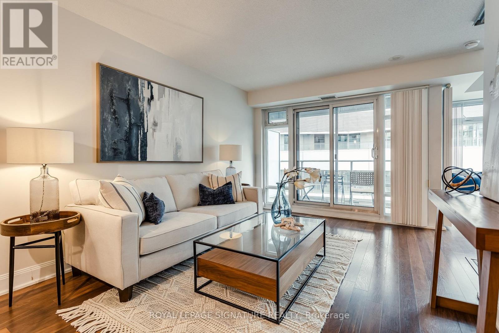 910 - 2191 Yonge Street Property Photo 11