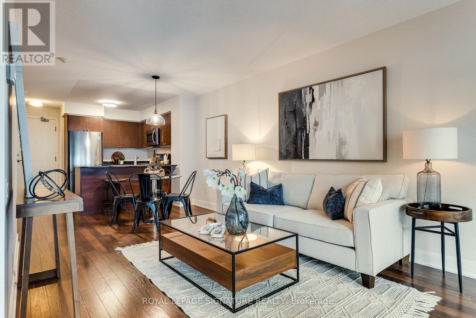 910 - 2191 Yonge Street Property Photo 13