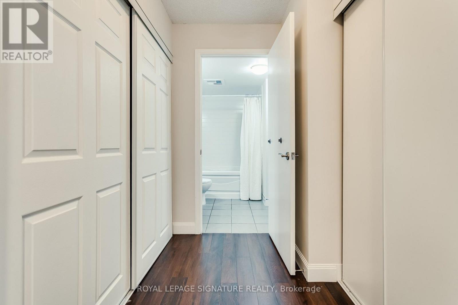 910 - 2191 Yonge Street Property Photo 24