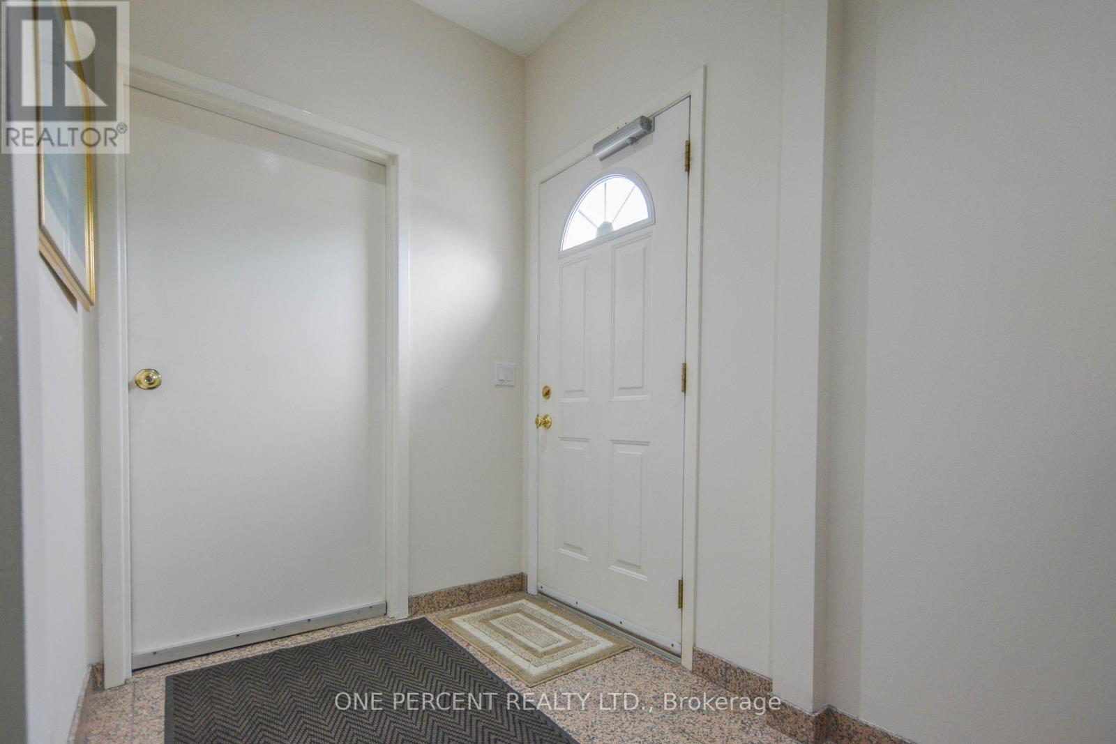 204 Sheppard Avenue W Property Photo 5