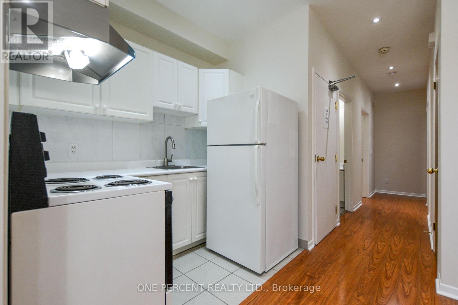 204 Sheppard Avenue W Property Photo 10