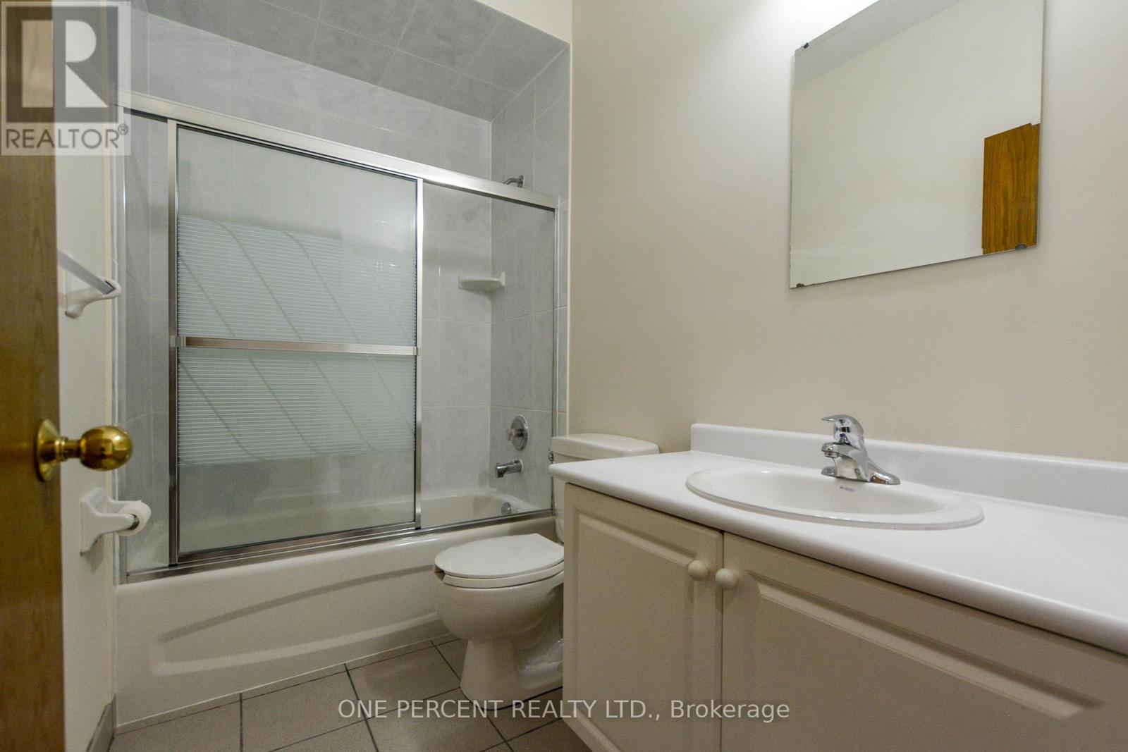 204 Sheppard Avenue W Property Photo 11