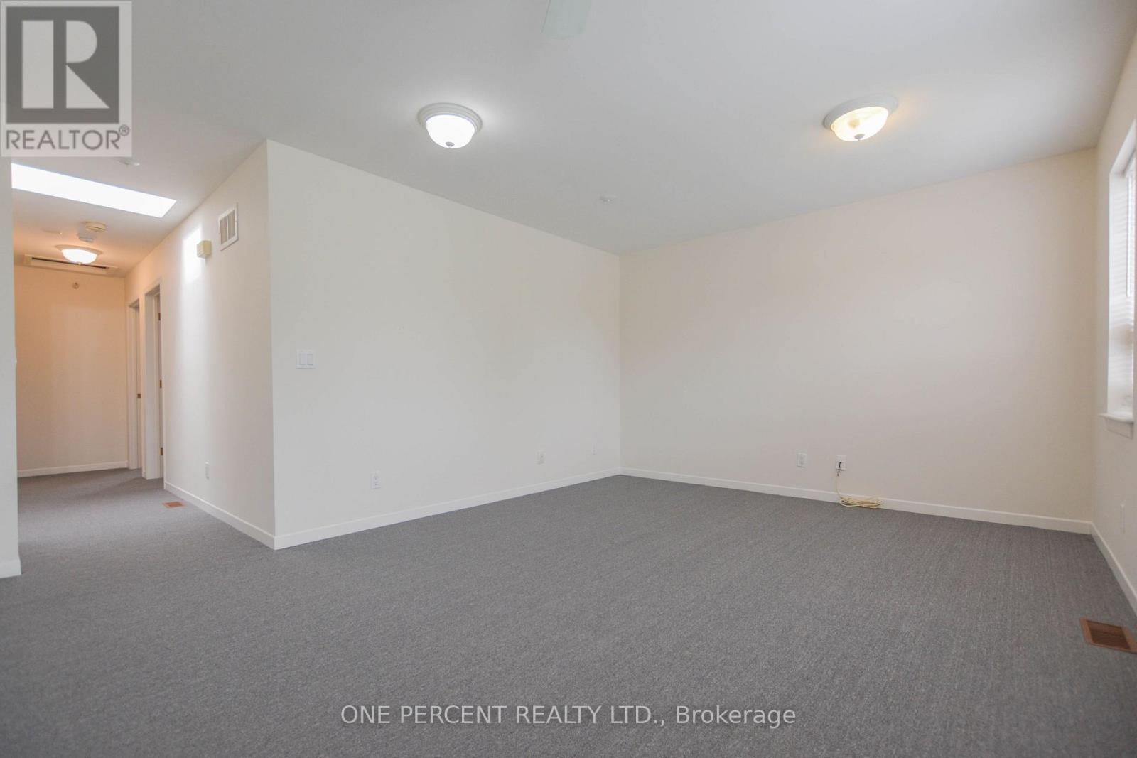204 Sheppard Avenue W Property Photo 21