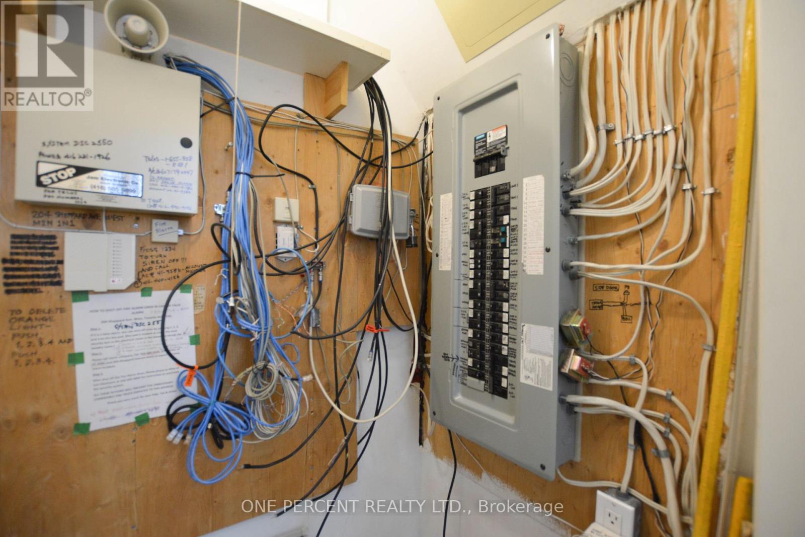 204 Sheppard Avenue W Property Photo 33
