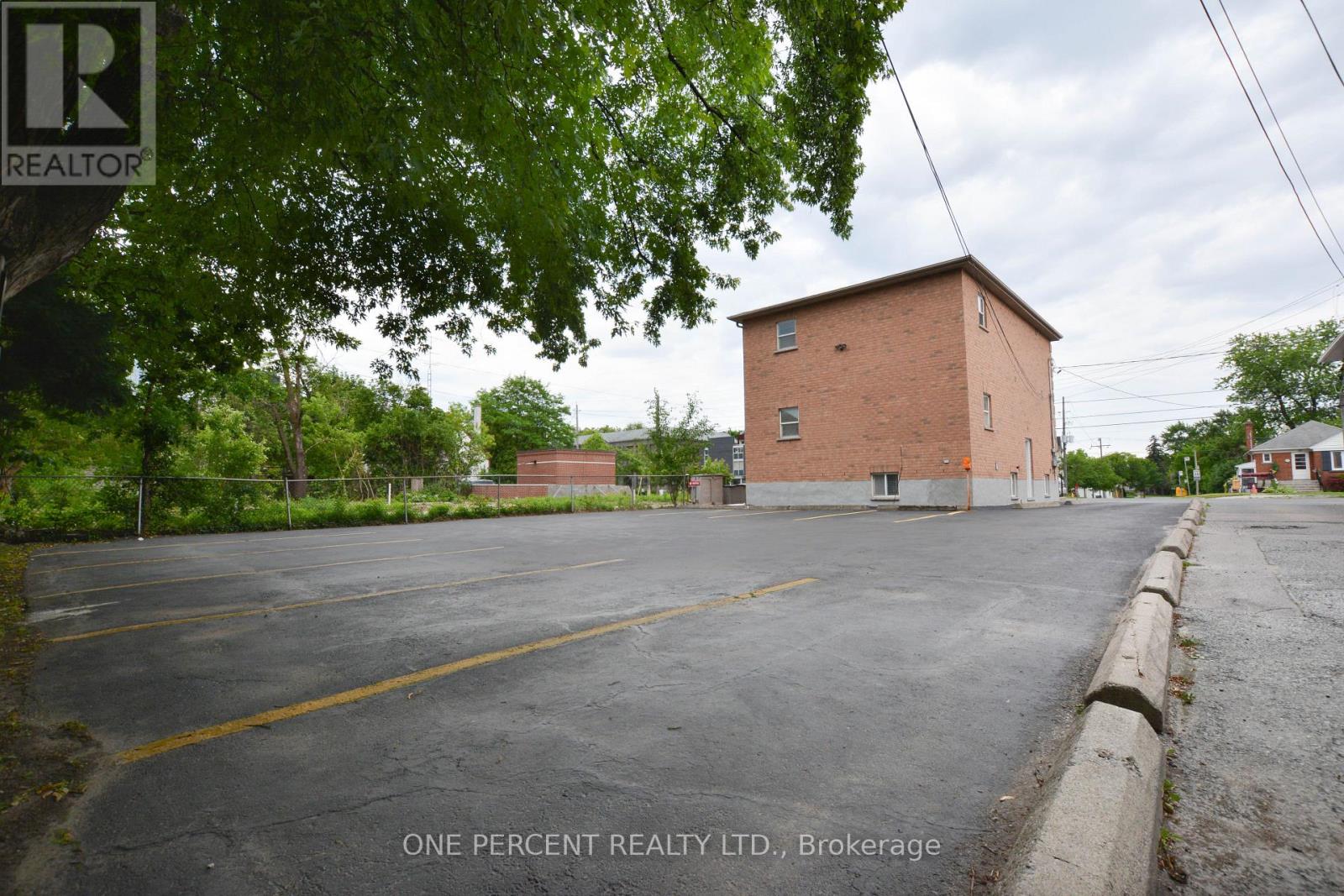 204 Sheppard Avenue W Property Photo 45