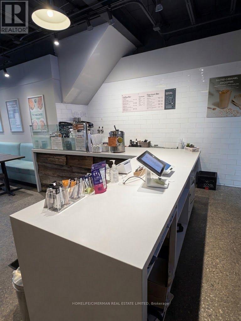 2631 Yonge Street Property Photo 3