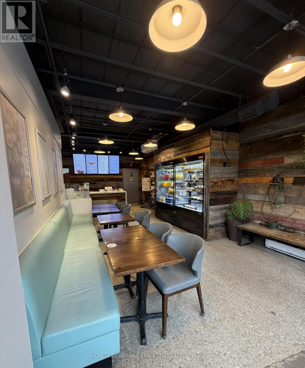 2631 Yonge Street Property Photo 4