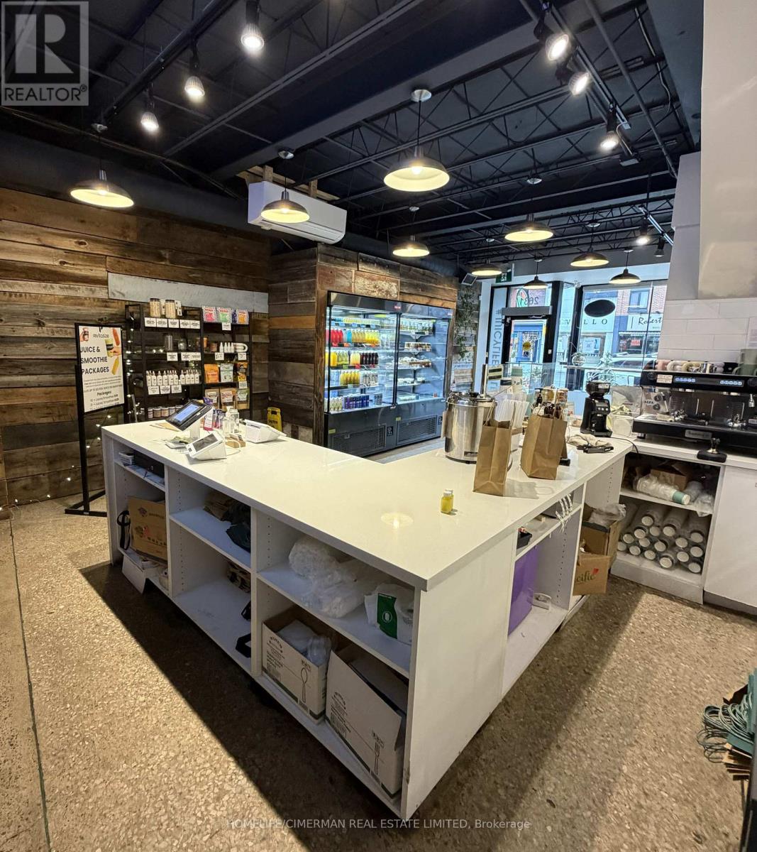 2631 Yonge Street Property Photo 5