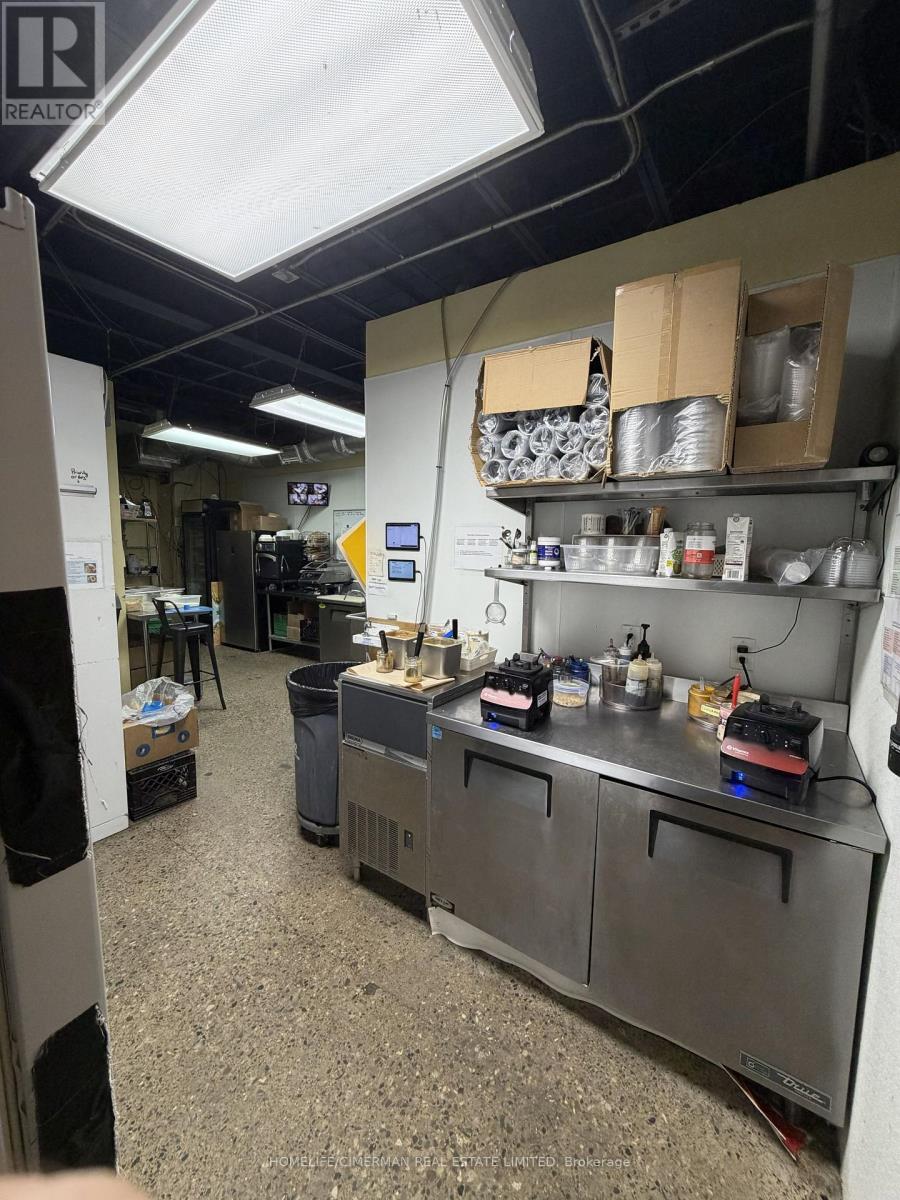 2631 Yonge Street Property Photo 12