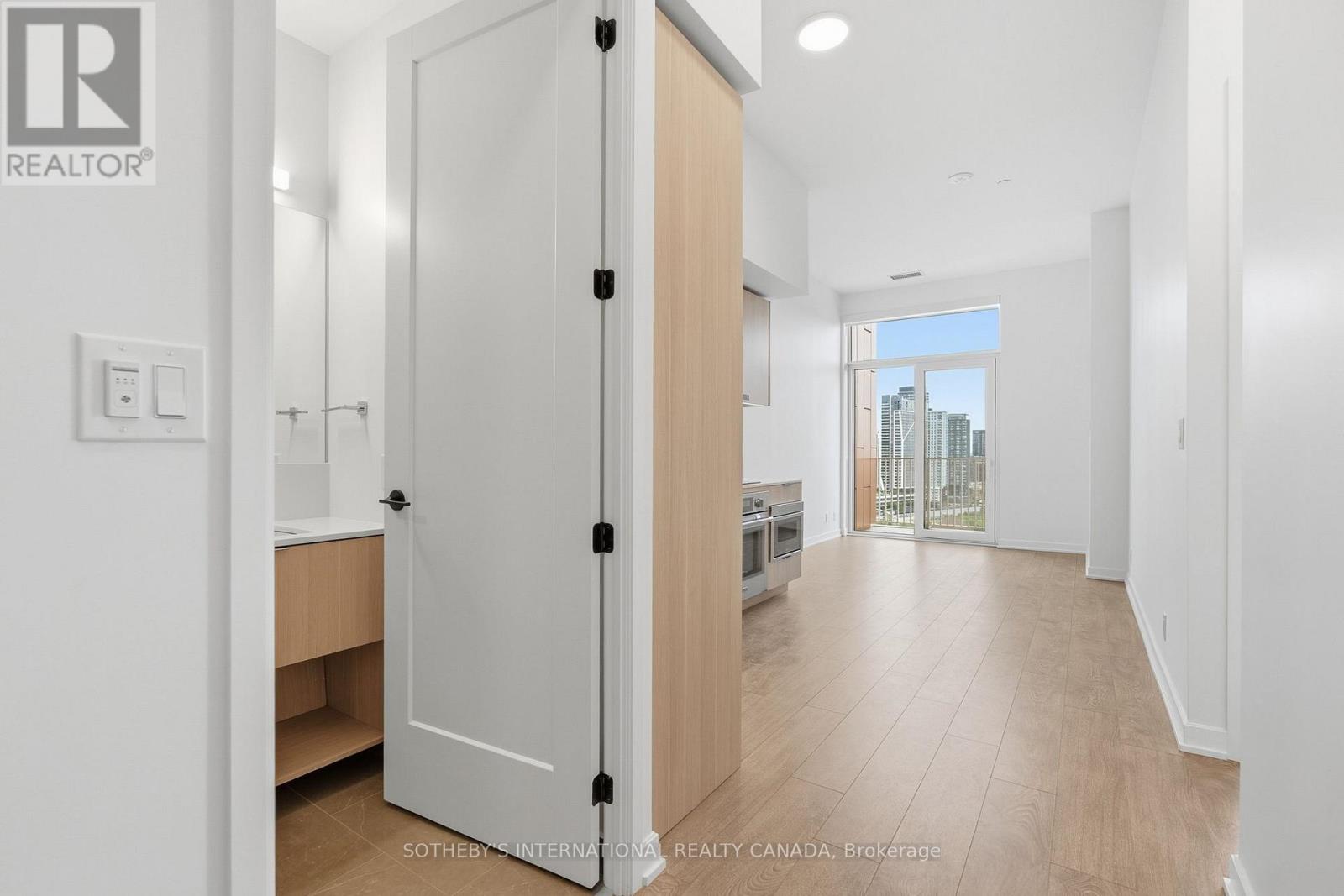 Ph14 - 88 Bathurst Street Property Photo 2