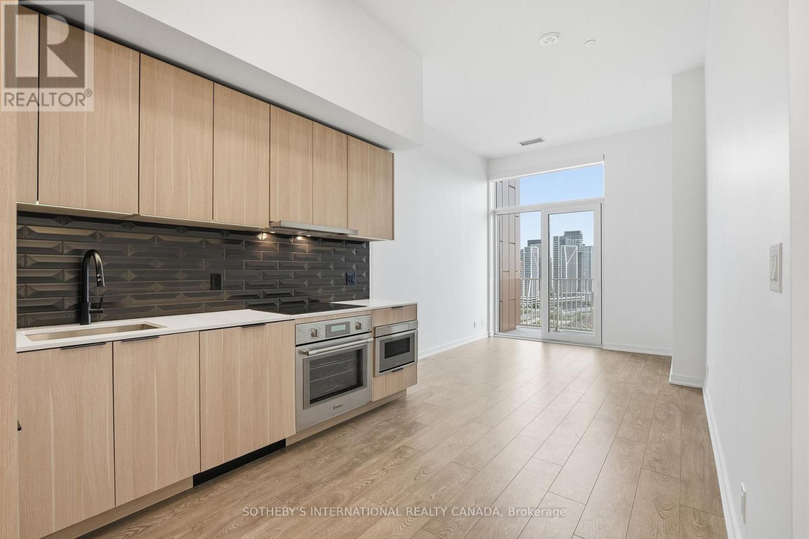 Ph14 - 88 Bathurst Street Property Photo 3