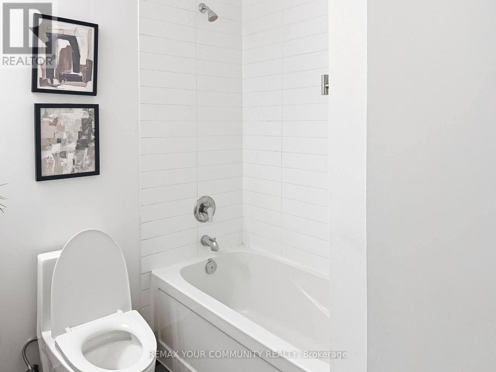 618 - 150 East Liberty Street Property Photo 20