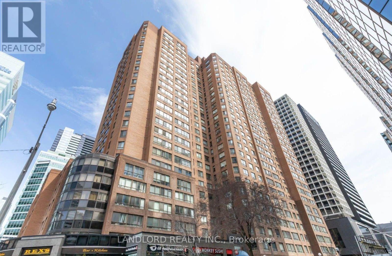 1523 - 633 Bay Street Property Photo 1