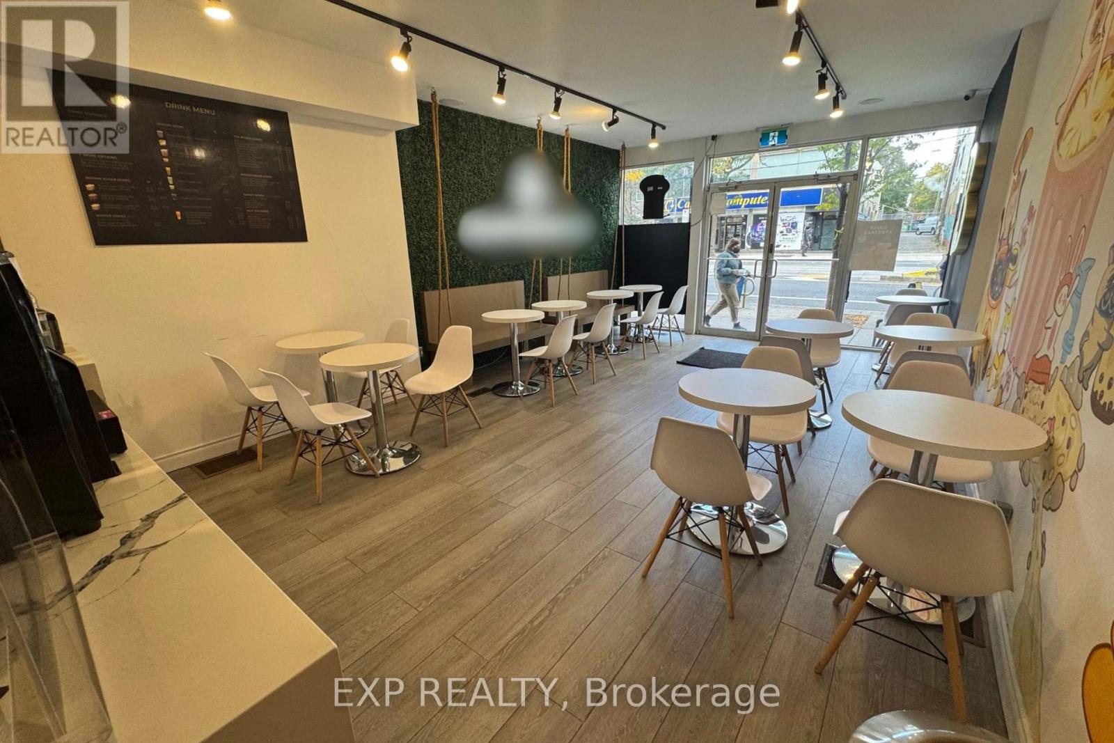 287 College Street Property Photo 4