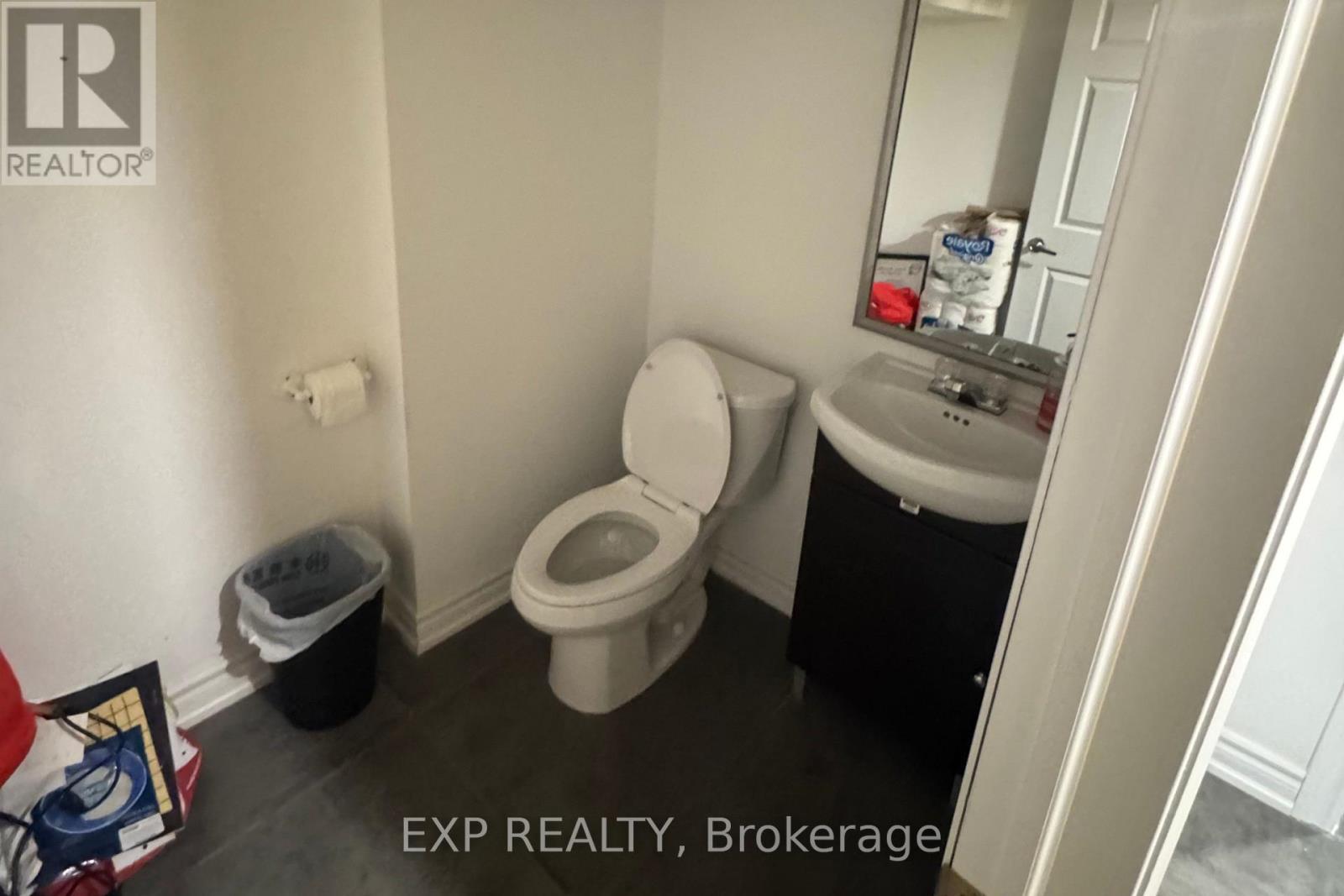 287 College Street Property Photo 12