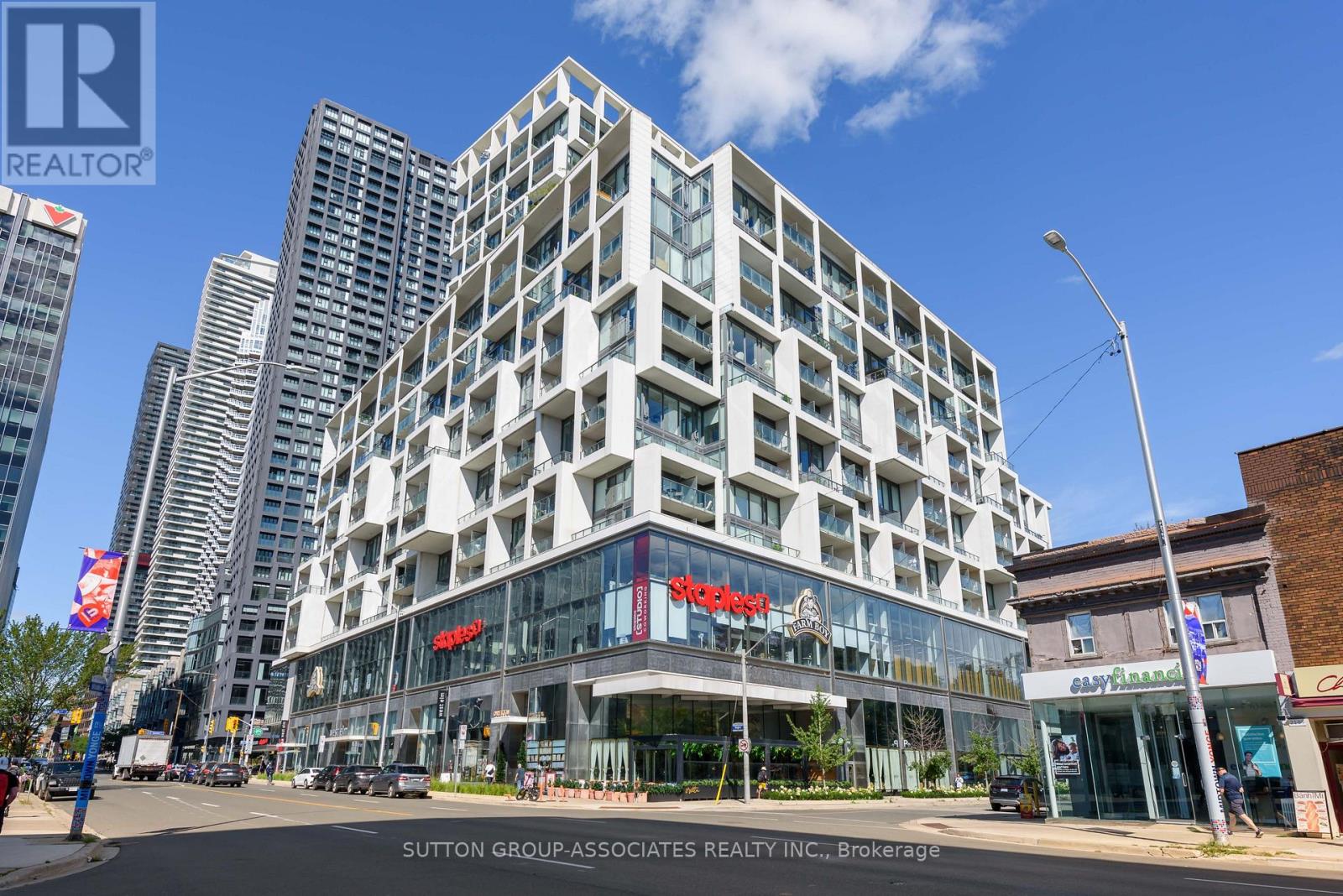 832 - 8 Hillsdale Avenue Property Photo 1