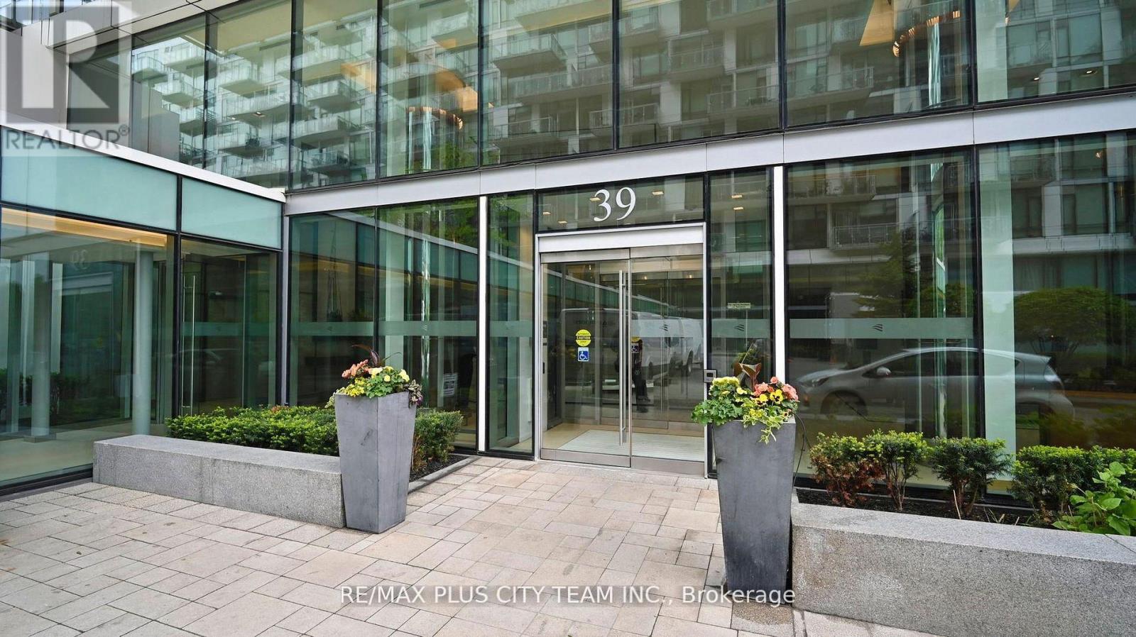 1305 - 39 Queens Quay E Property Photo 2