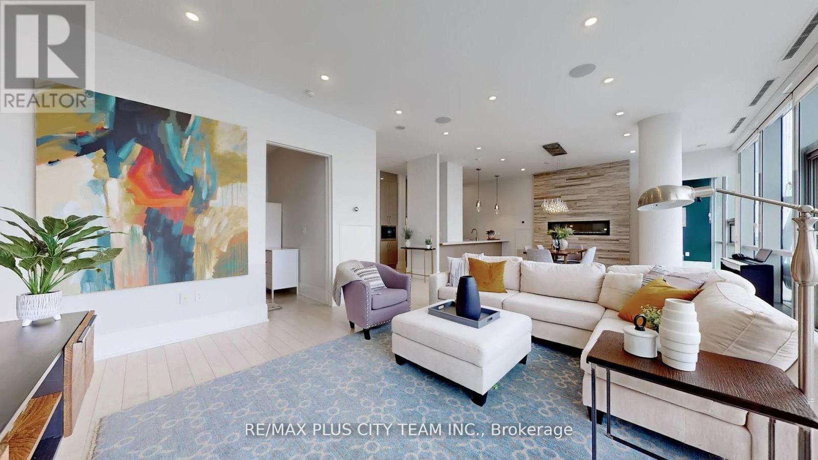 1305 - 39 Queens Quay E Property Photo 4