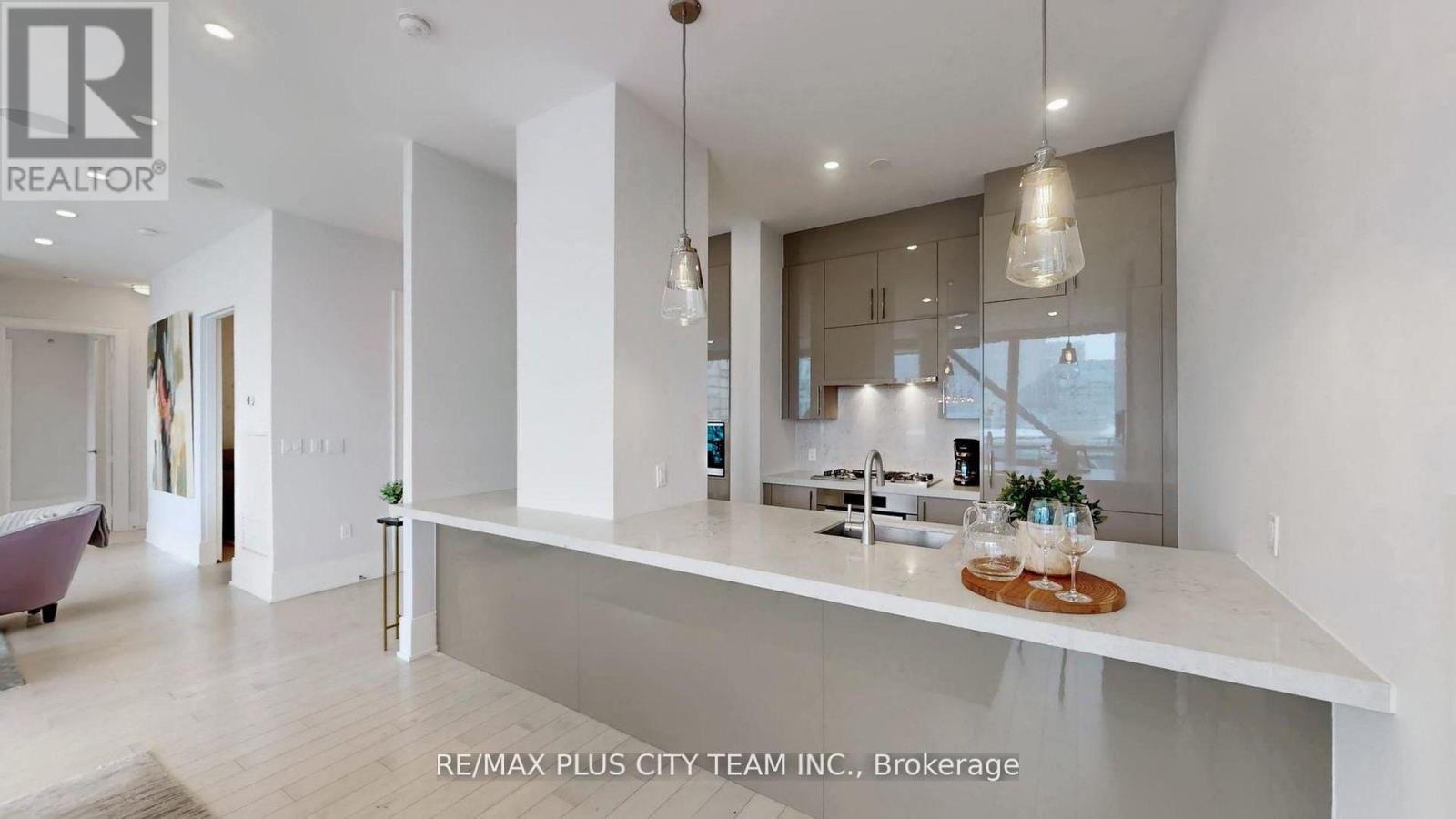 1305 - 39 Queens Quay E Property Photo 9