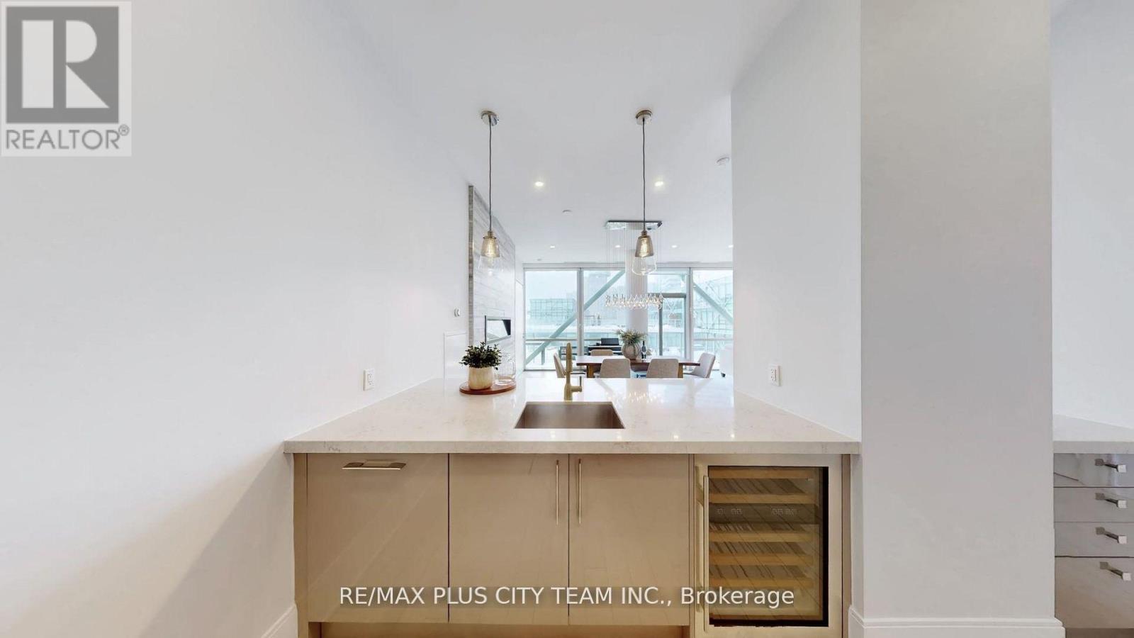 1305 - 39 Queens Quay E Property Photo 11