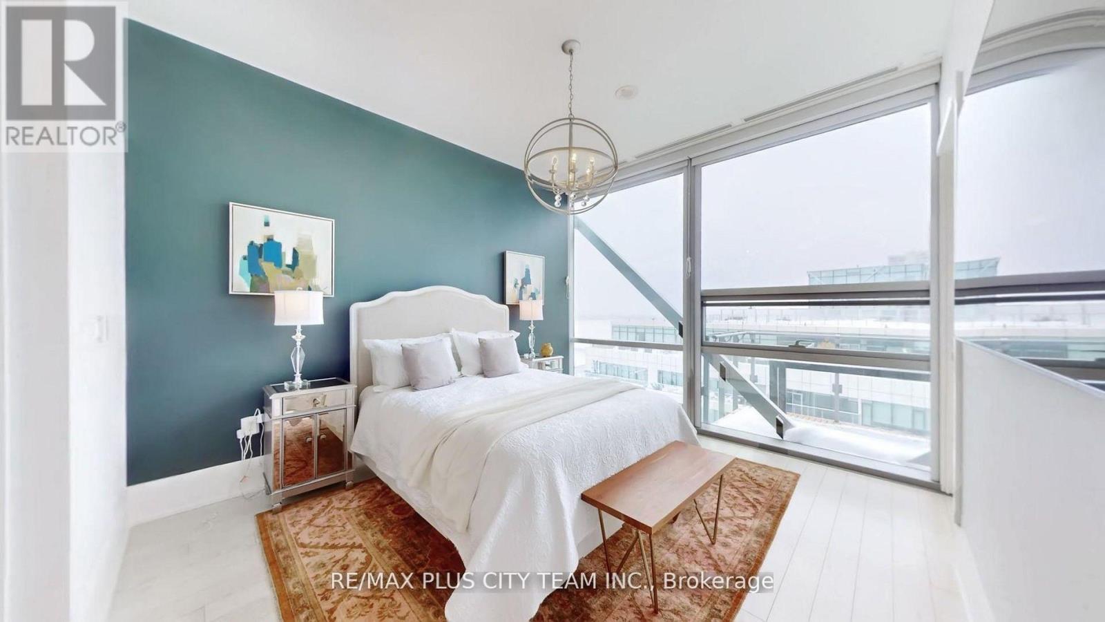 1305 - 39 Queens Quay E Property Photo 13