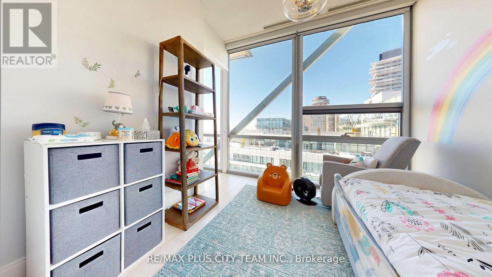 1305 - 39 Queens Quay E Property Photo 20