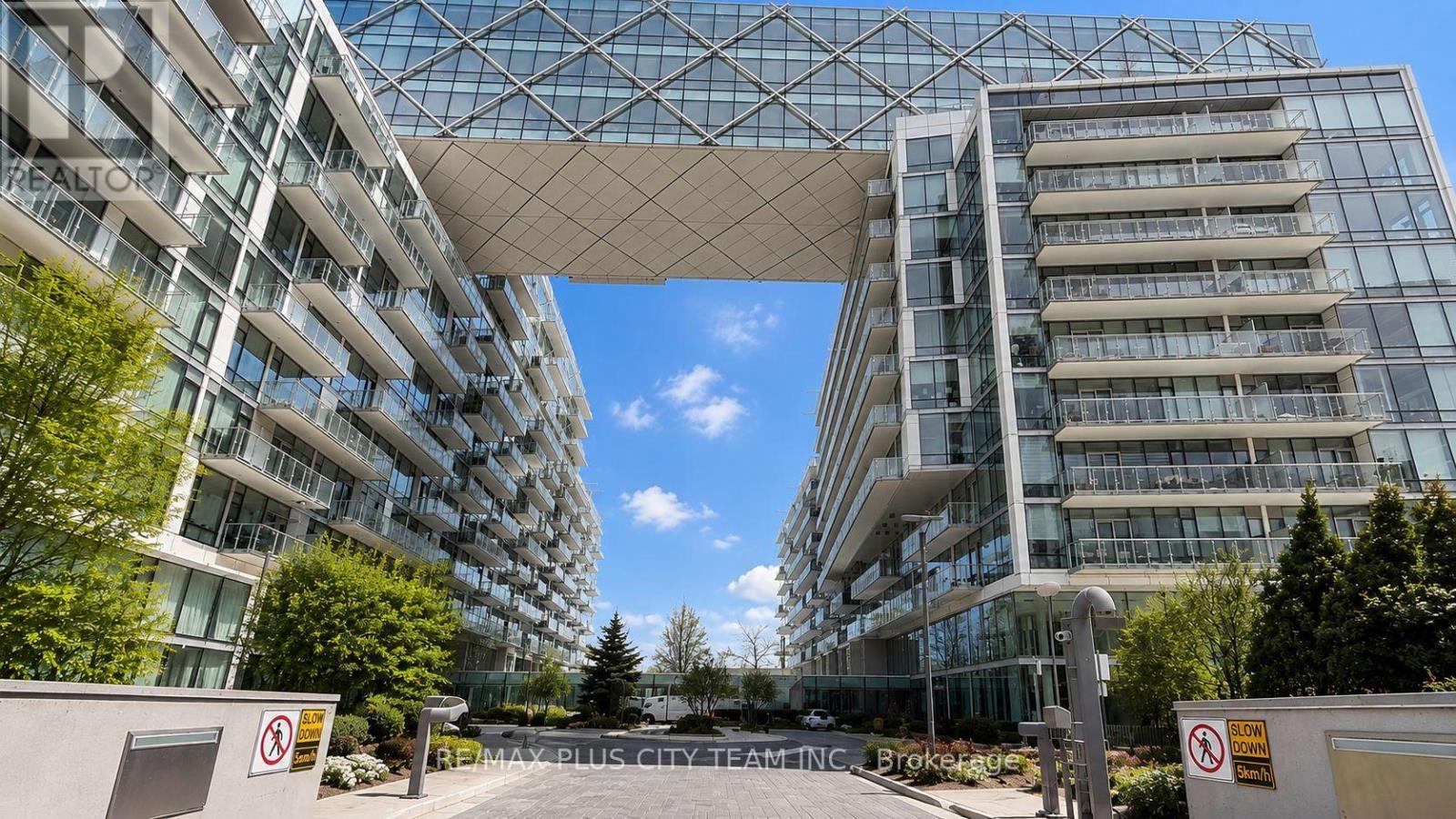 1305 - 39 Queens Quay E Property Photo 30