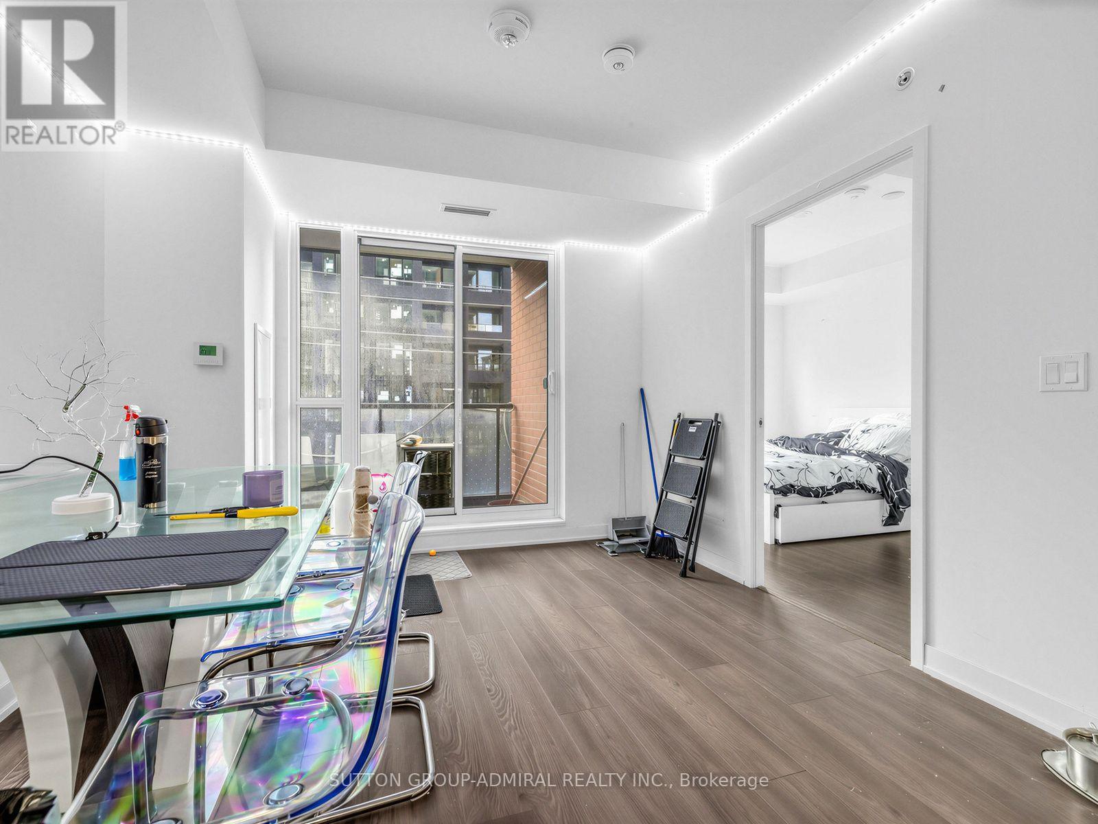 447 - 31 Tippett Road Property Photo 4