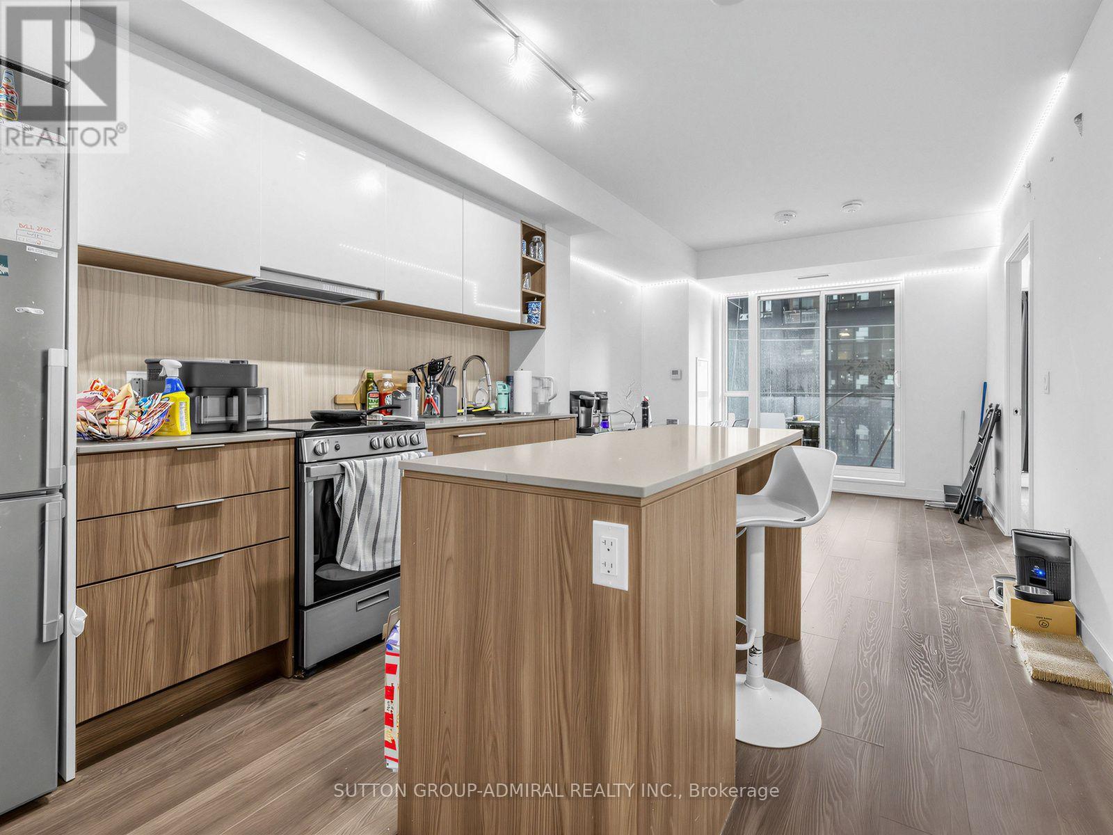 447 - 31 Tippett Road Property Photo 9