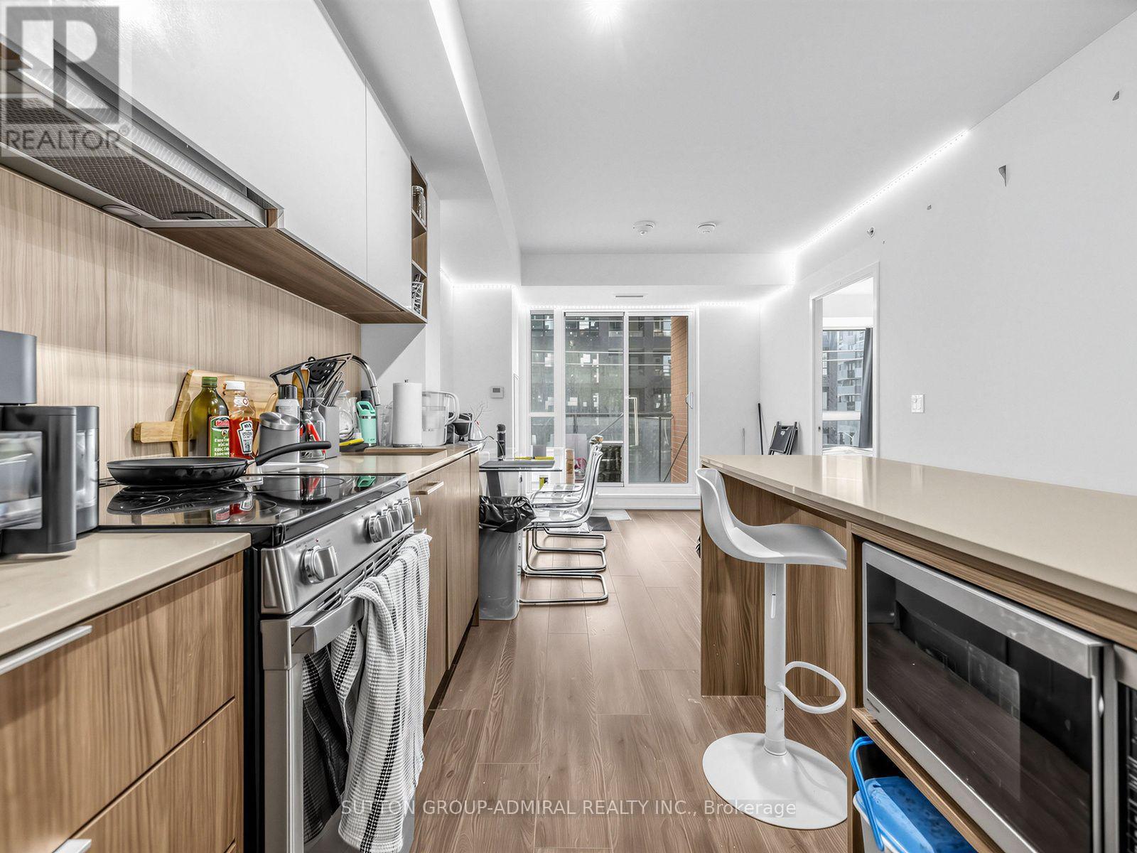 447 - 31 Tippett Road Property Photo 10
