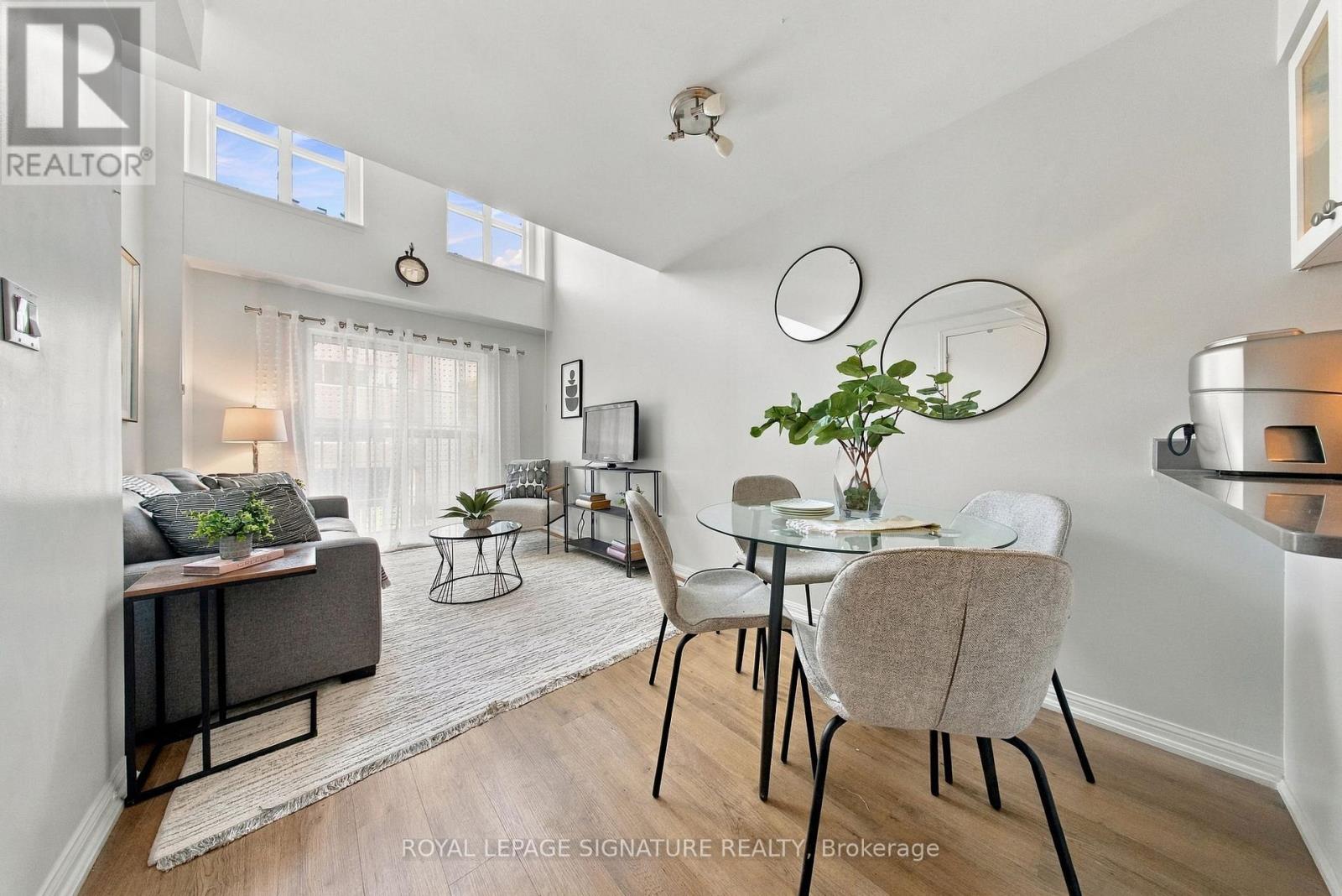 207 - 119 MERTON STREET Property Photo 1