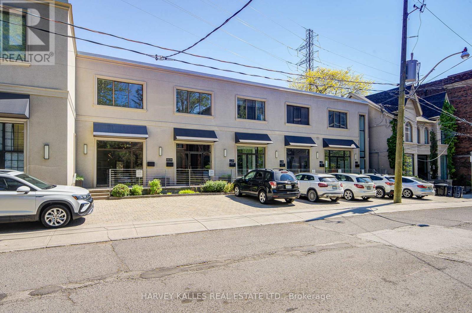 109 - 275 MACPHERSON AVENUE