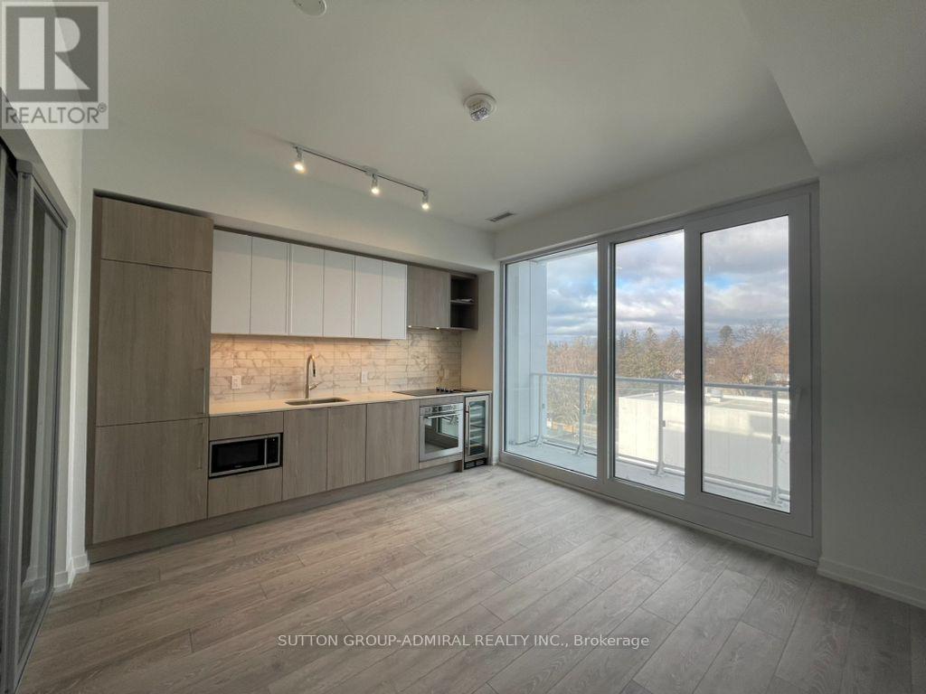 719 - 2022 Bathurst Street Property Photo 1