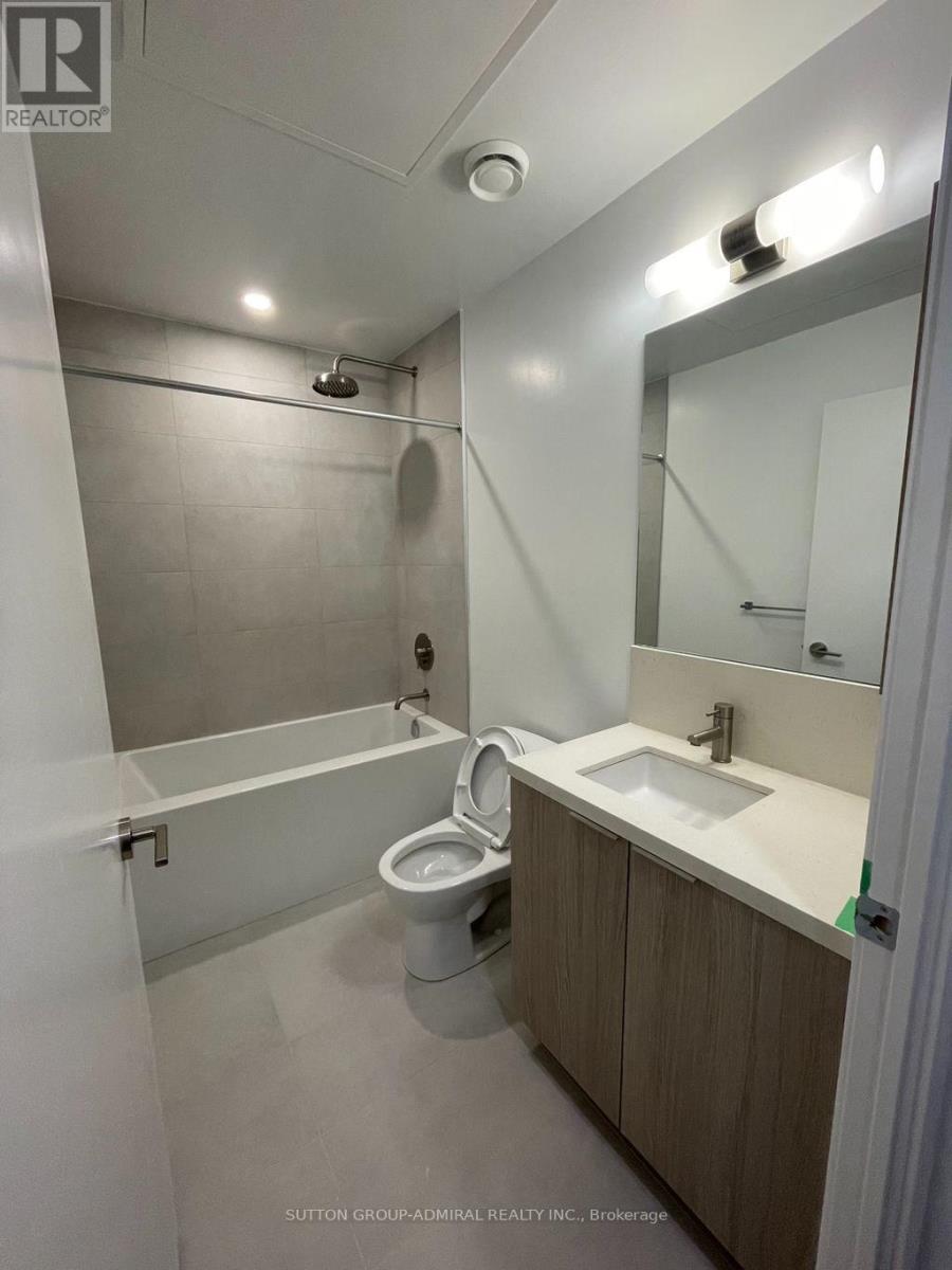 719 - 2022 Bathurst Street Property Photo 3