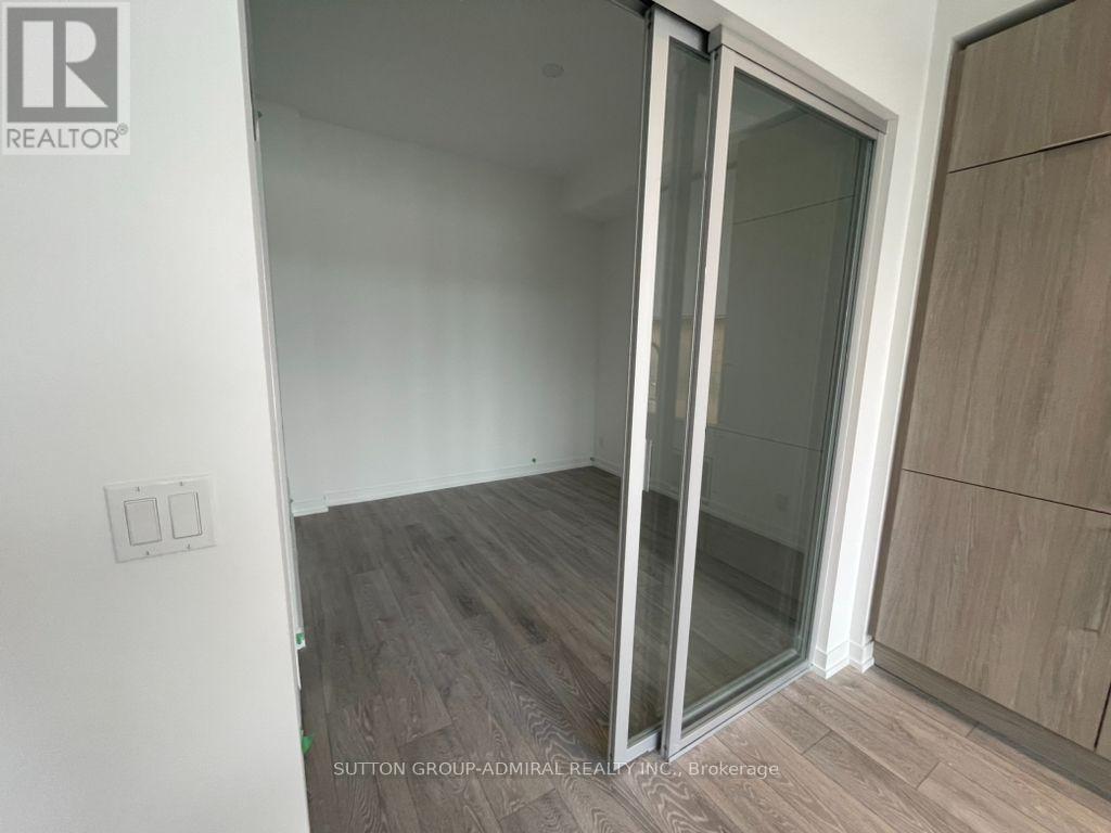 719 - 2022 Bathurst Street Property Photo 4