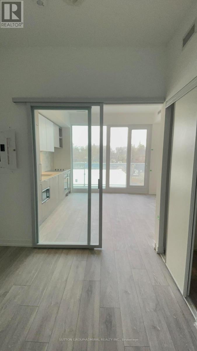 719 - 2022 Bathurst Street Property Photo 8