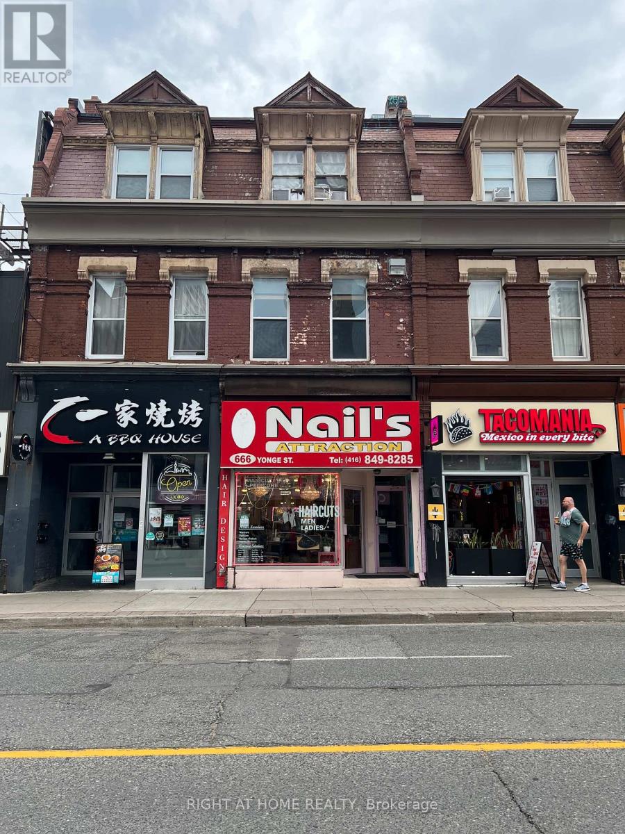 666 Yonge Street Photo de la propriété 1